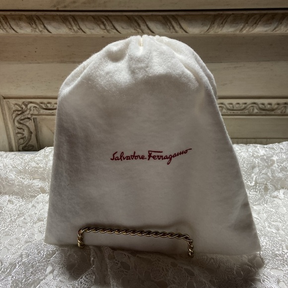 Salvatore Ferragamo Lioness Wallet - Picture 5 of 17